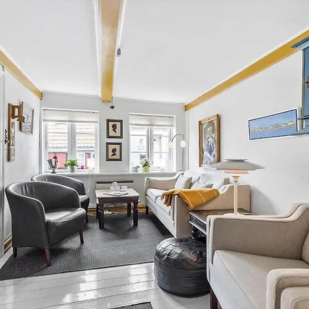 Ae200-marstal-snaregade-10 * Marstal